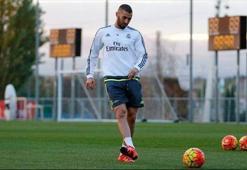 Benzema, Madrid'e döndü