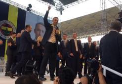 Ali Koç, mazbata törenine 20 bin taraftara üçlü çektirdi!