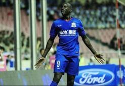 Demba Ba'dan hat-trick şov