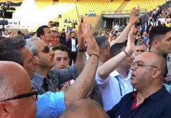 Kongrede büyük tepki! Stattan çıkarıldı...