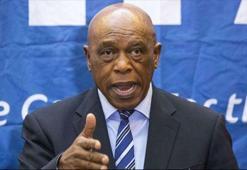 Sexwale FIFA başkanlığına aday oldu