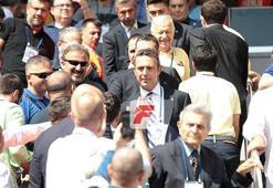 Ali Koç Ülker Stadı'na geldi, ortalık "şampiyon" tezahüratlarıyla yıkıldı