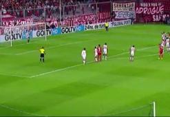 Galatasaray'ın eski eldiveninden muazzam hareket!
