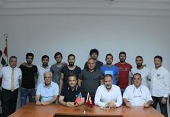 Karşıyaka'da 9 imza birden