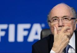 'Blatter kendisini Papa zannediyor'