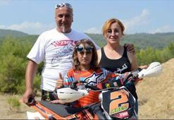 Motosikletçi aile "şampiyon" yetiştiriyor