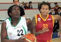 Dişi Aslanlar finalde: 61-69
