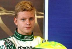 Mick Schumacher babasının izinde