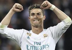 Cristiano Ronaldo, Neymar ve Lionel Messi'ye fark attı