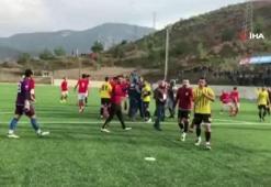 Dostça başlayan maç olaylı bitti!
