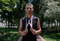 Engelli sporcu parktaki antrenmanla şampiyon oldu