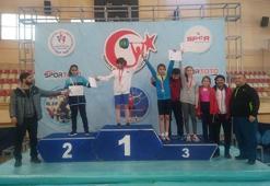 Halterde 3 bronz madalya