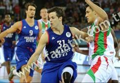 Pınar Karşıyaka 74-76 Anadolu Efes