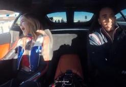 Hamilton, Gigi Hadid'in aklını aldı!