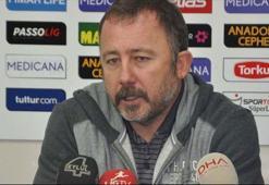Sergen Yalçın: Tam bir komedi