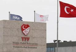 Süper Lig maçlarının yayınında yeni dönem! 3 farklı kanal ve özet kararı...