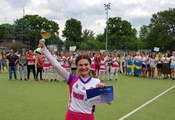Avrupa hokey gol kraliçesi Nurhan Çınar