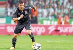Motta durmak bilmiyor!