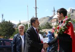 Dünya Şampiyonu memleketi Tokat'ta coşkuyla karşılandı