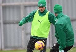 Bursaspor sağanak yağış altında çalıştı