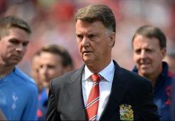 ŞOK SUÇLAMA! Van Gaal Manchester'ı yok ediyor!