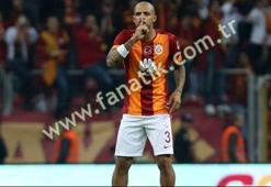 Felipe Melo ortada kaldı!