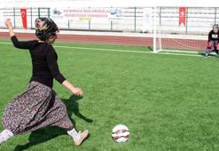 Şalvarspor dostluk maçı için sahalara döndü!
