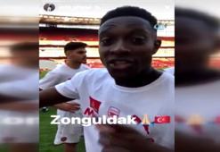 Mesut Özil, Welbeck'e "Zonguldaklıyım" dedirtti!