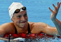 18 yaşındaki Ledecky'den dünya rekoru