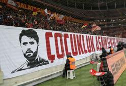 Galatasaray - Kasımpaşa maçında Ahmet Çalık unutulmadı