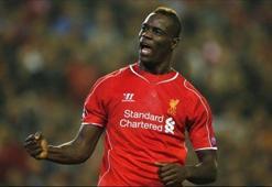 Balotelli rahat durmadı!