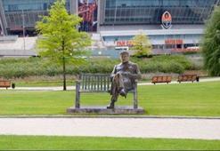 Donbass Arena'ya Lucescu heykeli