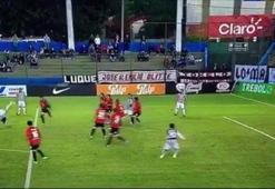 Bir tarihe geçecek gol daha!