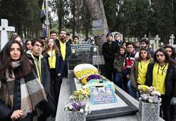 Lefter Küçükandonyadis mezarı başında anıldı