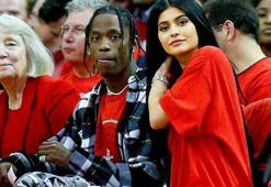 Kylie Jenner'ın bebeği kimden? Şoke eden iddia!