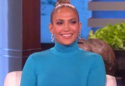 Jennifer Lopez'den canlı yayında yürek hoplatan frikik! Hemen kapattı...