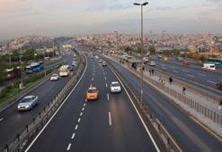 İstanbul'da TIR halk otobüsüne çarptı