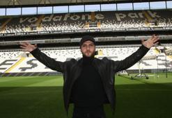 Çukur'un Yamaç'ı Aras Bulut İynemli, Vodafone Park'ı gezdi