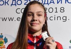 Devlet Bahçeli'den milli sporcu Deniz Selin Ünlüdağ'a tebrik!