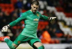 Valdes, United'da kalıyor, Rafael Benfica'ya
