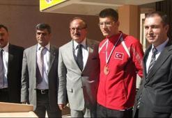 Madde bağımlılığından kick boksla kurtuldu