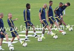 Fenerbahçe'de yeni sezon hazırlıkları devam ediyor