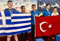 Özel sporculardan 13 madalya