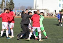 Futbol maçında büyük kavga! 10 futbolcu hastaneye kaldırıldı