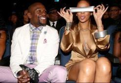 Rihanna Mayweather'ın nefesini kesti!