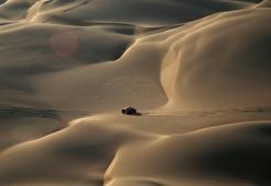 Dakar rallisinde Peterhansel 3. etabı kazandı