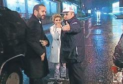 Tefo fena dağıttı