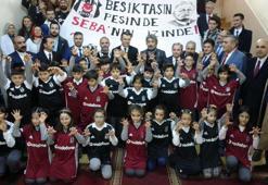 Erzurum'da öğrencilere 800 adet Beşiktaş forması dağıtıldı