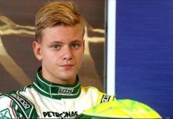 Schumacher'in oğlu yaptığı kazayla korkuttu!