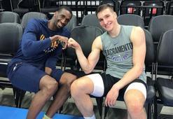 Ekpe Udoh ve Bogdan Bogdanovic bir arada